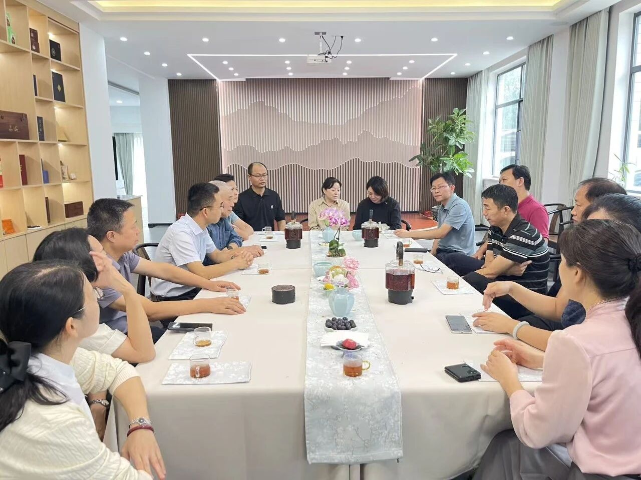 湖南省文旅廳領(lǐng)導蒞臨益陽(yáng)茶廠(chǎng)調研茯磚茶非遺技藝